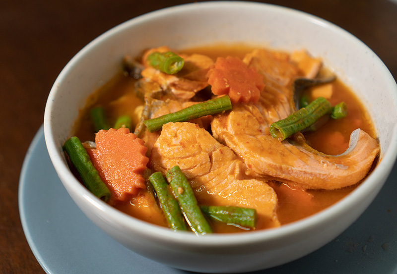 แกงส้มแซลมอน สูตรเมนูปลาแซลมอน สูตรอาหาร