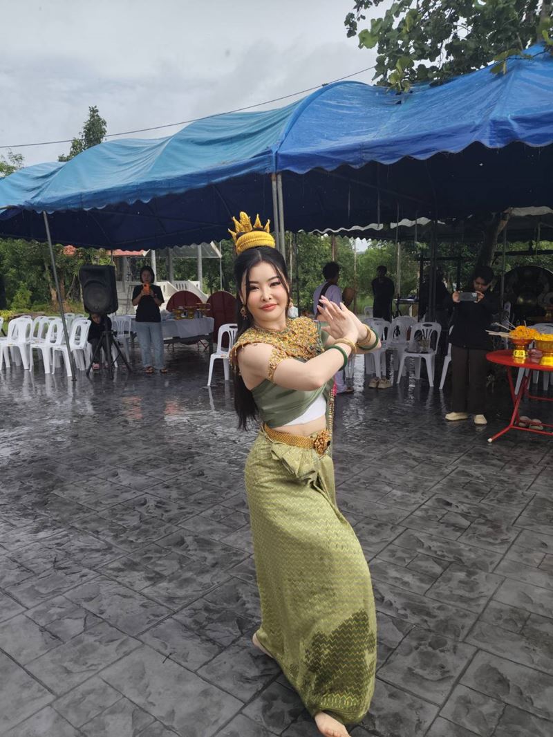 ลิลลี่ เหงียน รำฟาด หมอเขมร