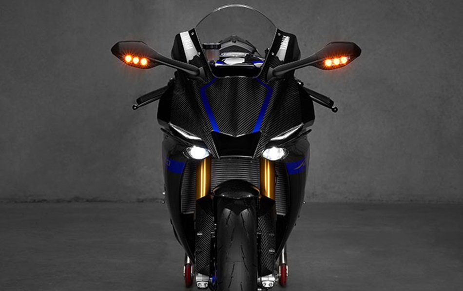 Yamaha R1 2022