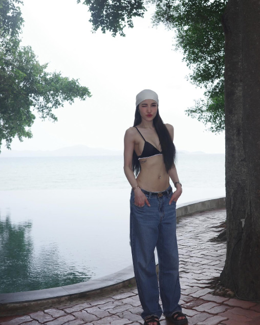 แพท ณปภา ชุดว่ายน้ำ