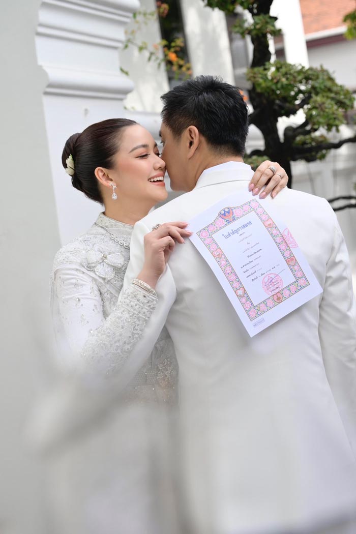 หมิง ชาลิสา ควงแฟนหนุ่ม เข้าพิธีแต่งงานจดทะเบียนสมรถ