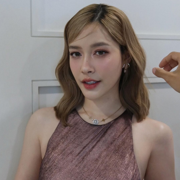 ผมบ๊อบดัดลอน