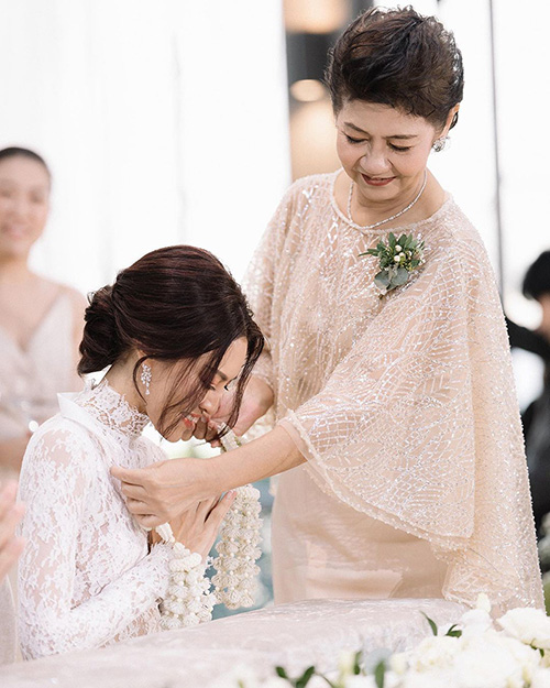 แพท วง Klear ชุดแต่งงาน