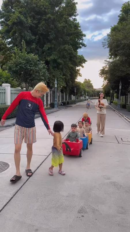 เชน ธนา และภรรยา ปลูกฝังความรับผิดชอบให้ลูกทั้งห้าคน