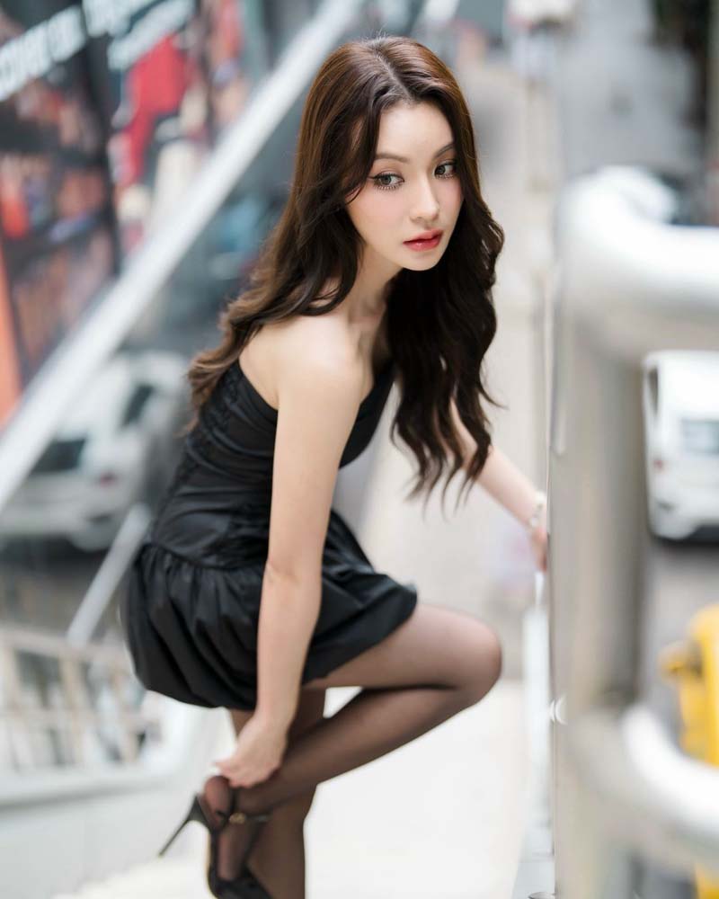 กระปุก พลอยนิรา