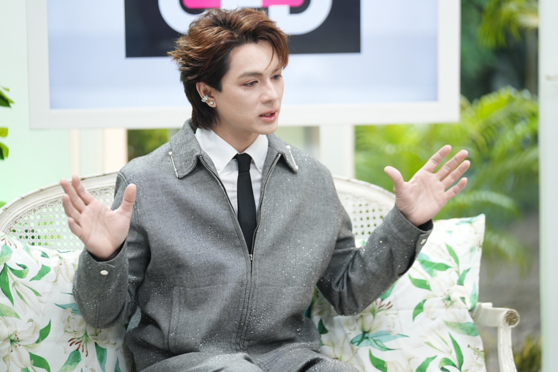 แน็ก ชาลี
