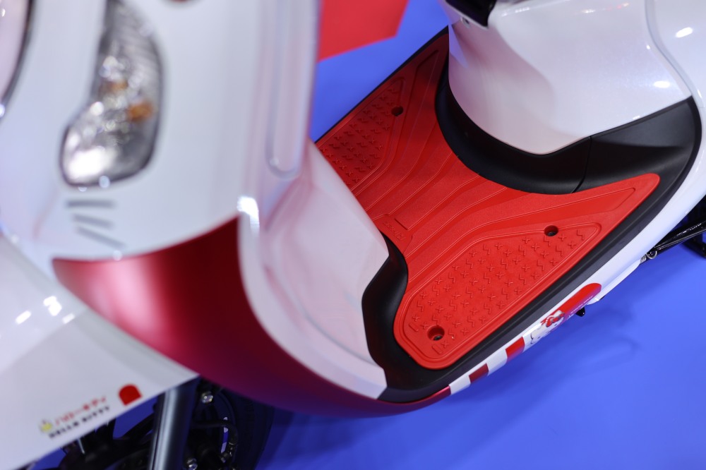 honda scoopy hello kitty