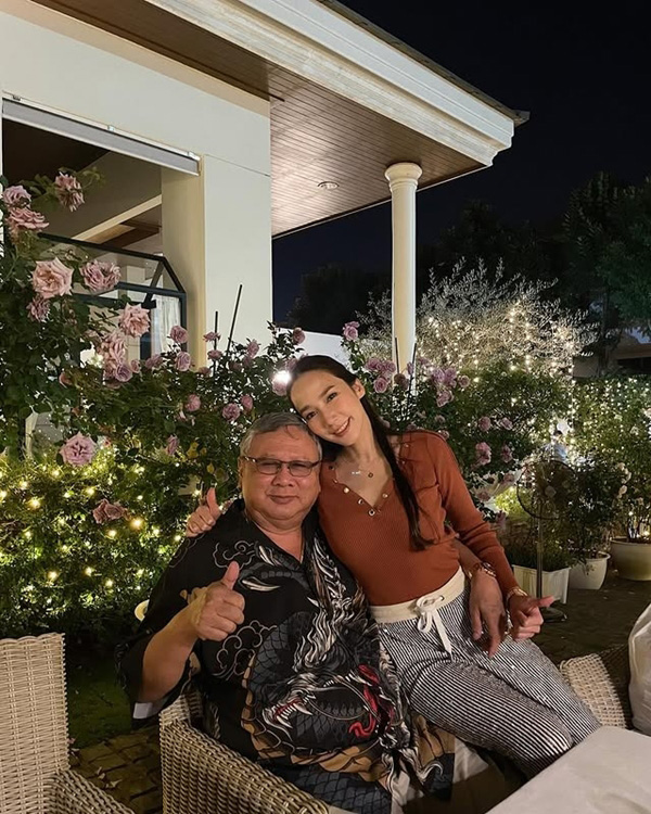 บ้าน อั้ม พัชราภาในสวน