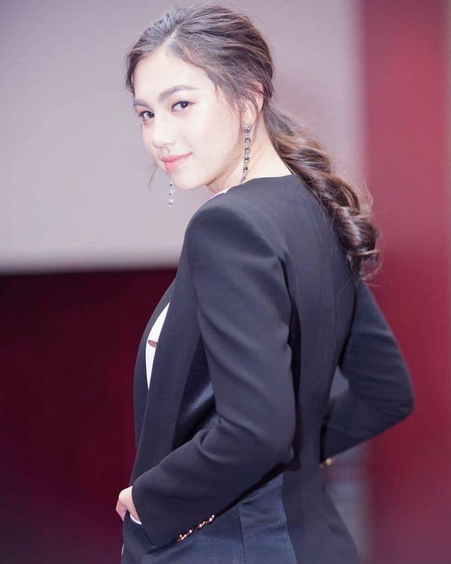 คลอดีน อทิตยา ประวัติ