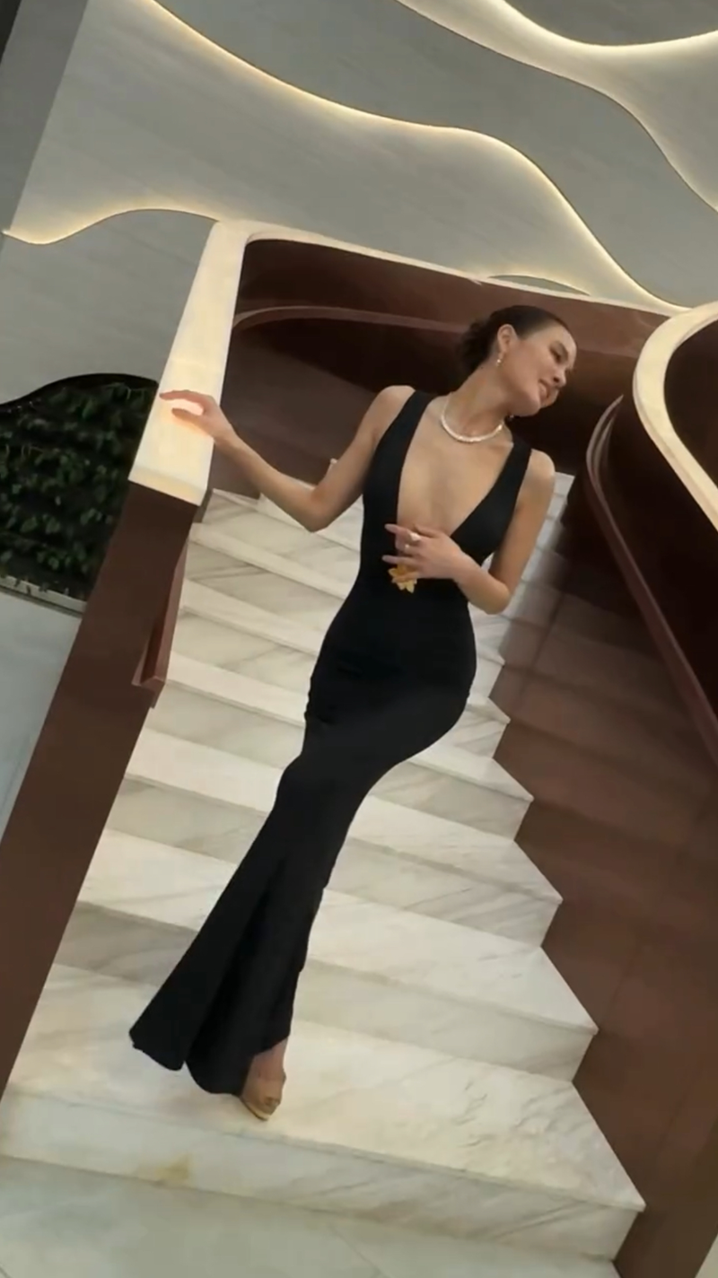 เจนี่ แหวกอกอึ๋ม