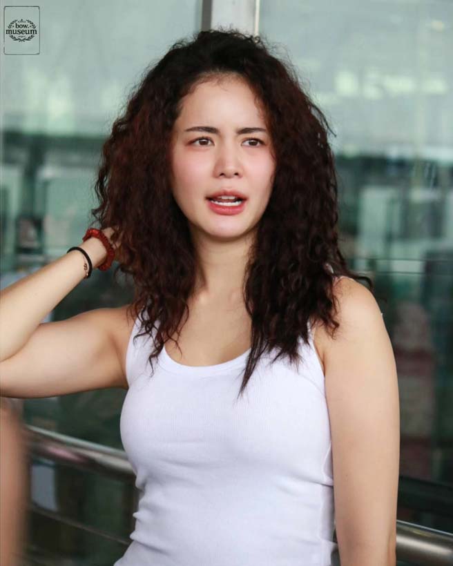 โบว์ เมลดา ลุคใหม่ ผมหยิกลอนสวยน่ารักสดใส ก่อนบินไปเรียนต่อที่อังกฤษ