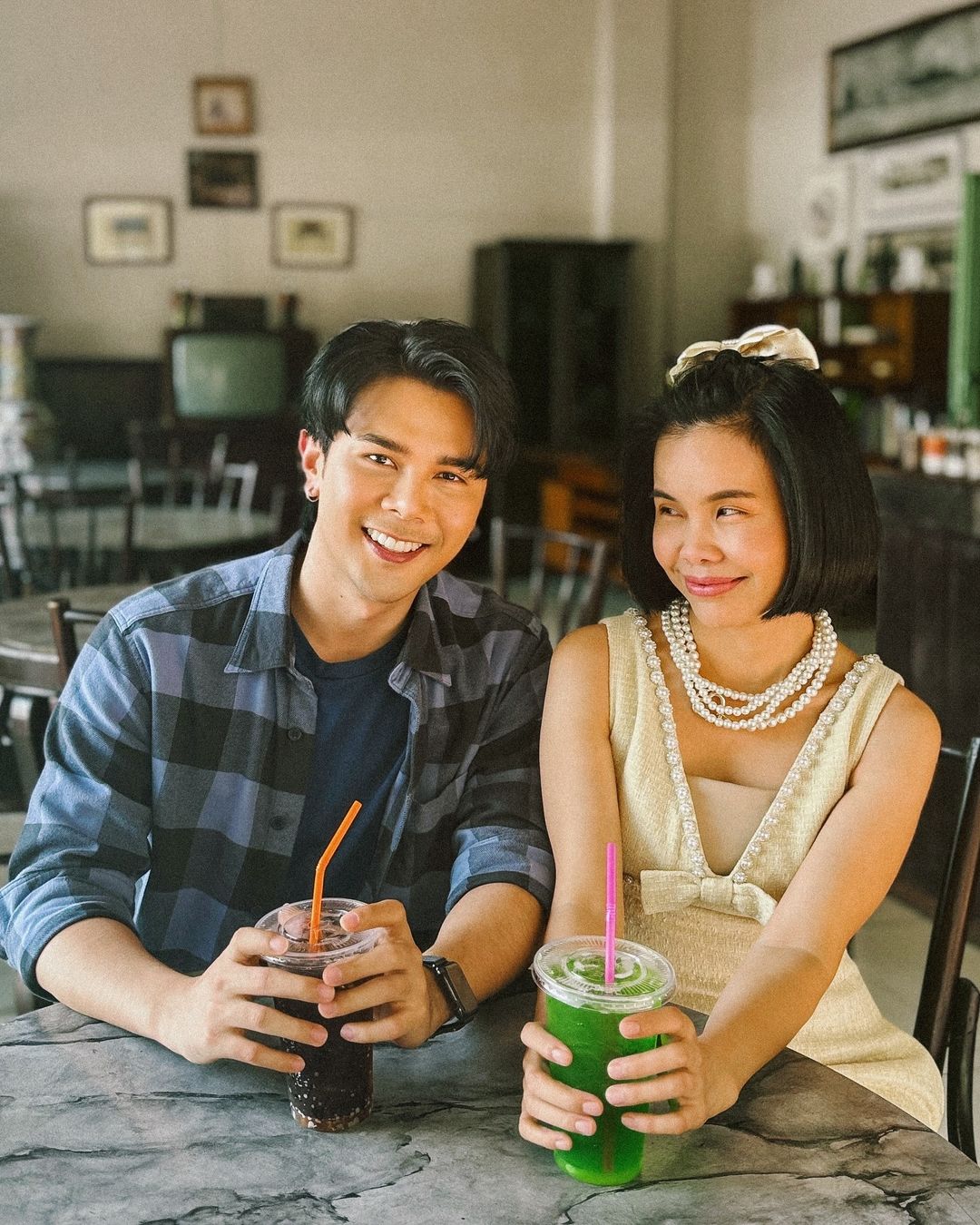 อิสร์ อิสรพงศ์, รุ้ง ราวรรณ