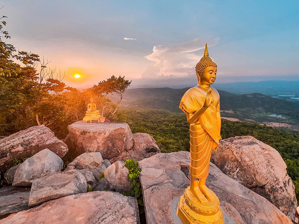 เขาพระยาเดินธง ลพบุรี