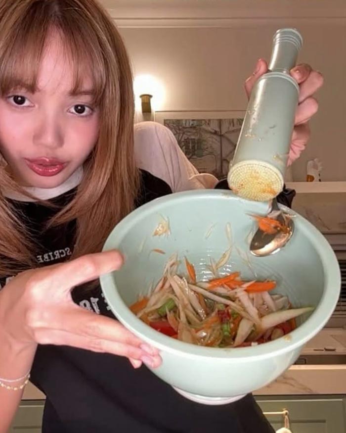 ลิซ่า ตำส้มตำ