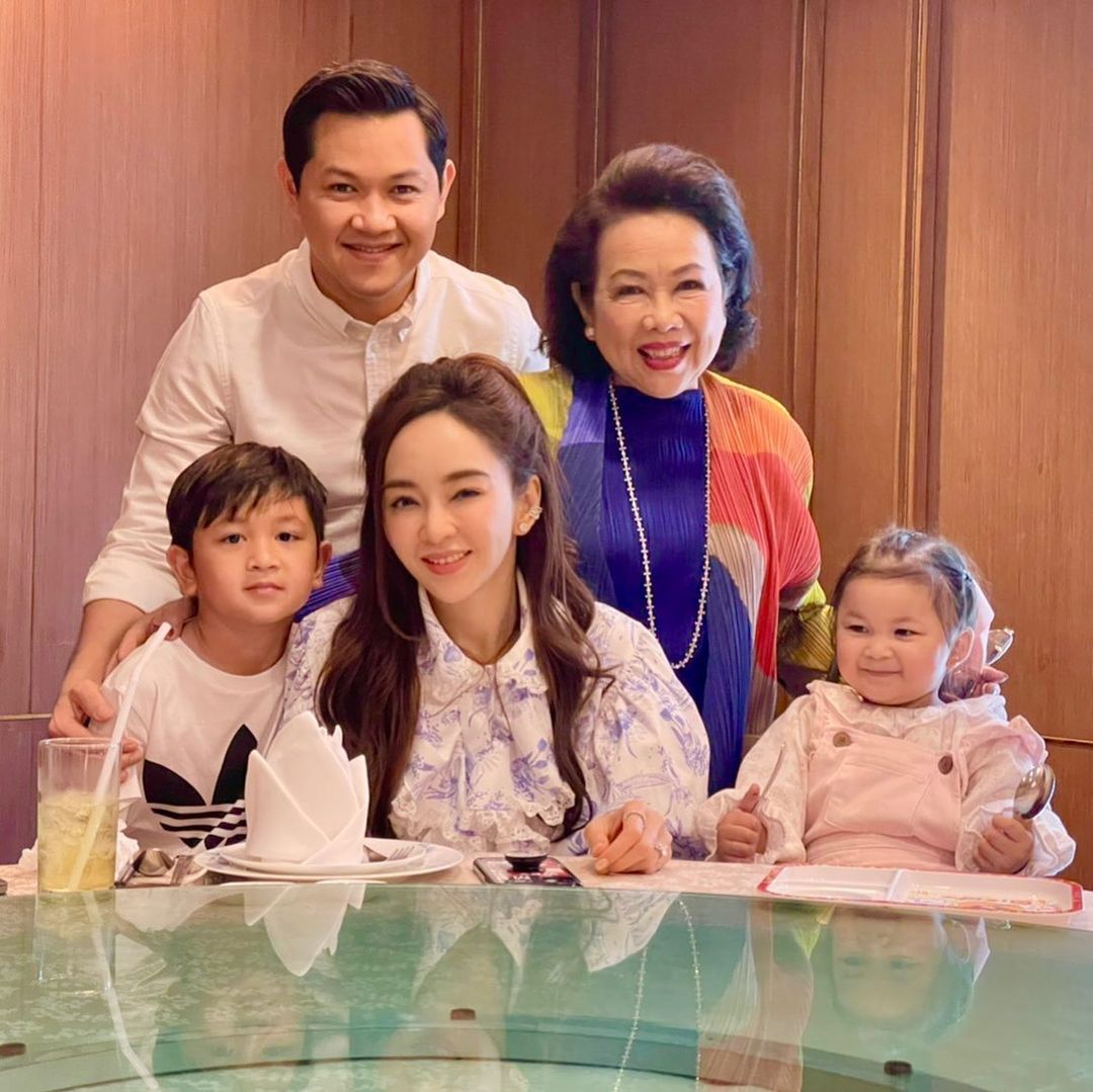 เป้ย ปานวาด แม่สามี