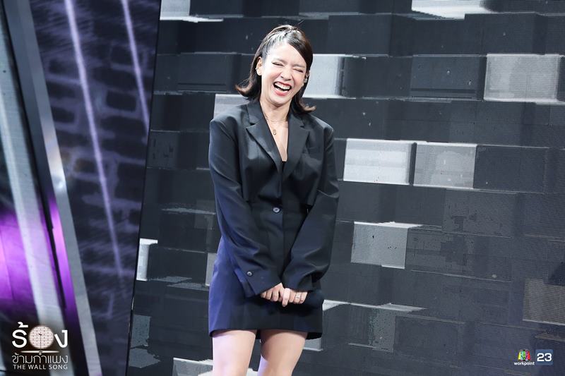 ร้องข้ามกำแพง บีม โดนัท