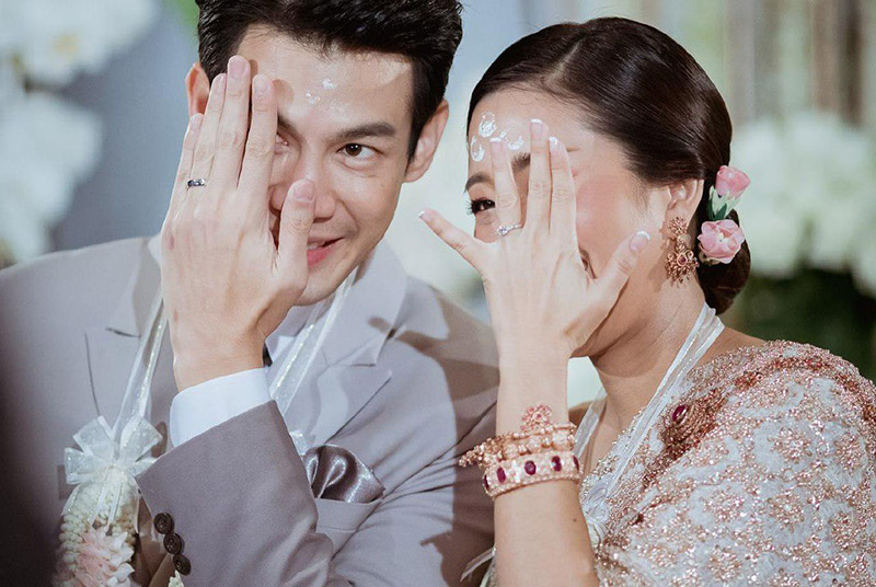 แหวนหมั้น แหวนแต่งงาน
