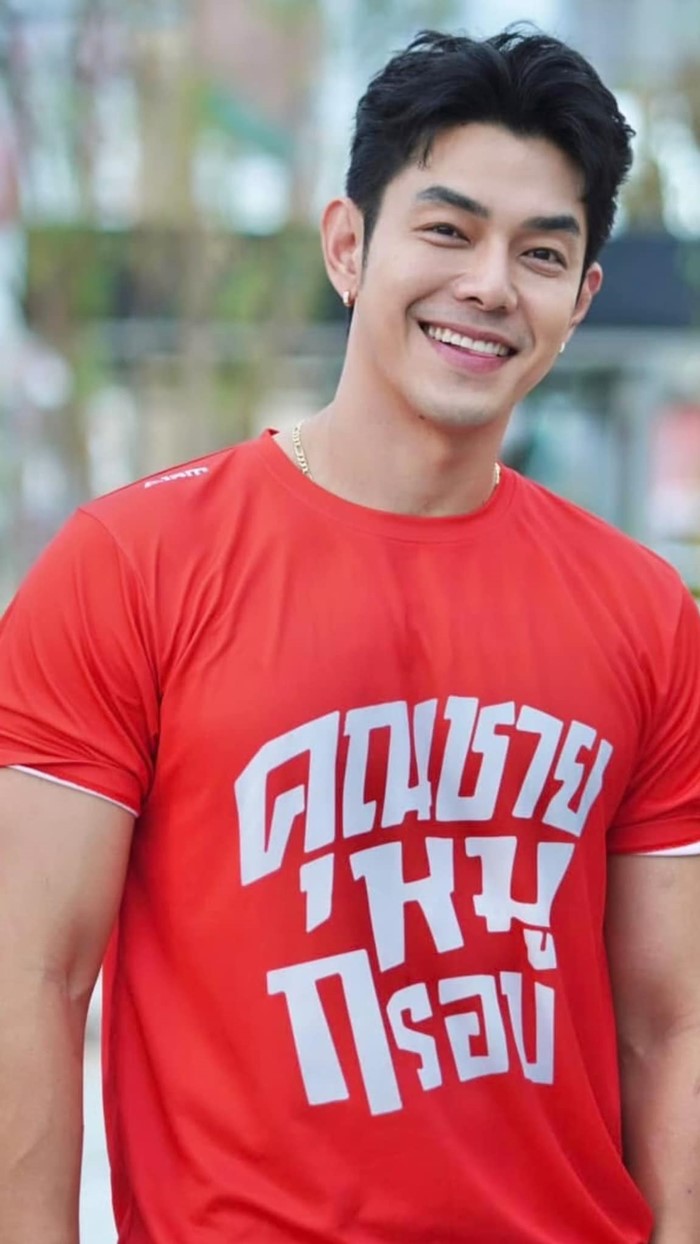 อาร์ต พศุตม์ เปิดภาพทำหมูกรอบวันแรก