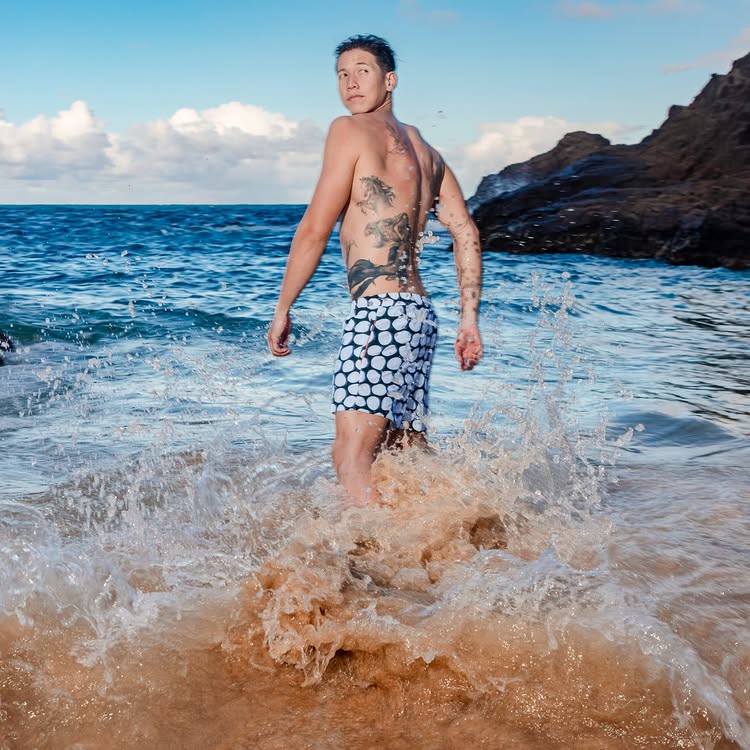 ทราย สก๊อต โชว์หุ่นเฟิร์ม ซิกแพกมาเต็ม อย่างเท่