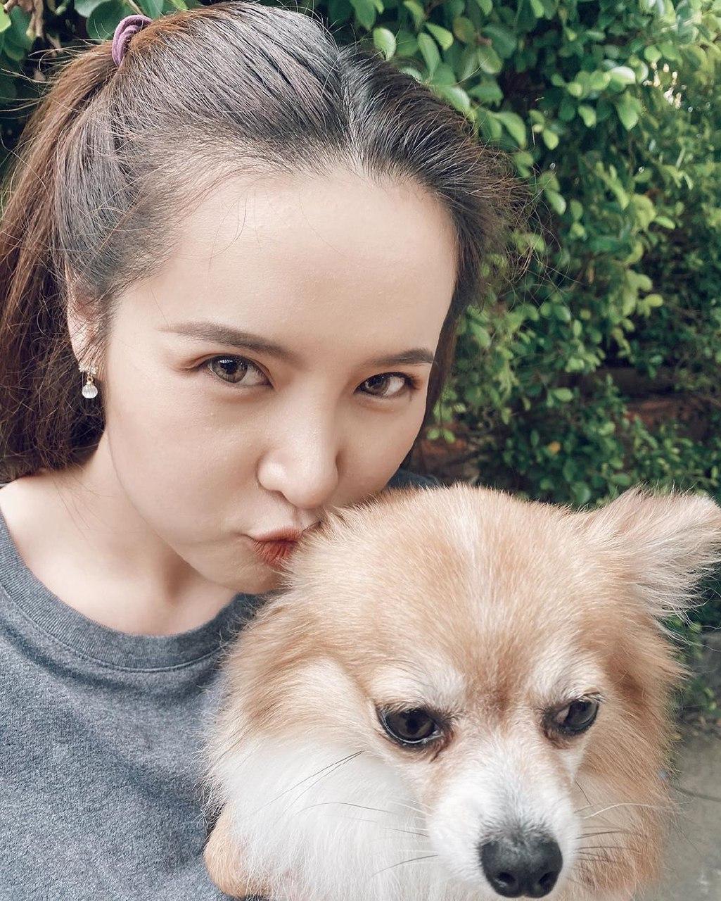 แอนนี่ สรารัตน์