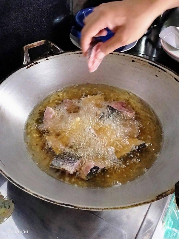 ปลาช่อนผัดขึ้นฉ่ายใส่ขิง เมนูปลาช่อน เมนูผัดขึ้นฉ่าย เมนูปลา สูตรอาหาร อาหารไทย