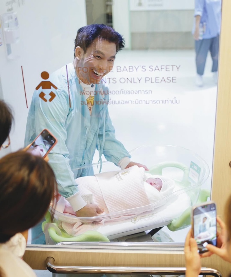 เปิดภาพแรก น้อง FREYANA ทายาทคนดัง น้องออน หมอสอง