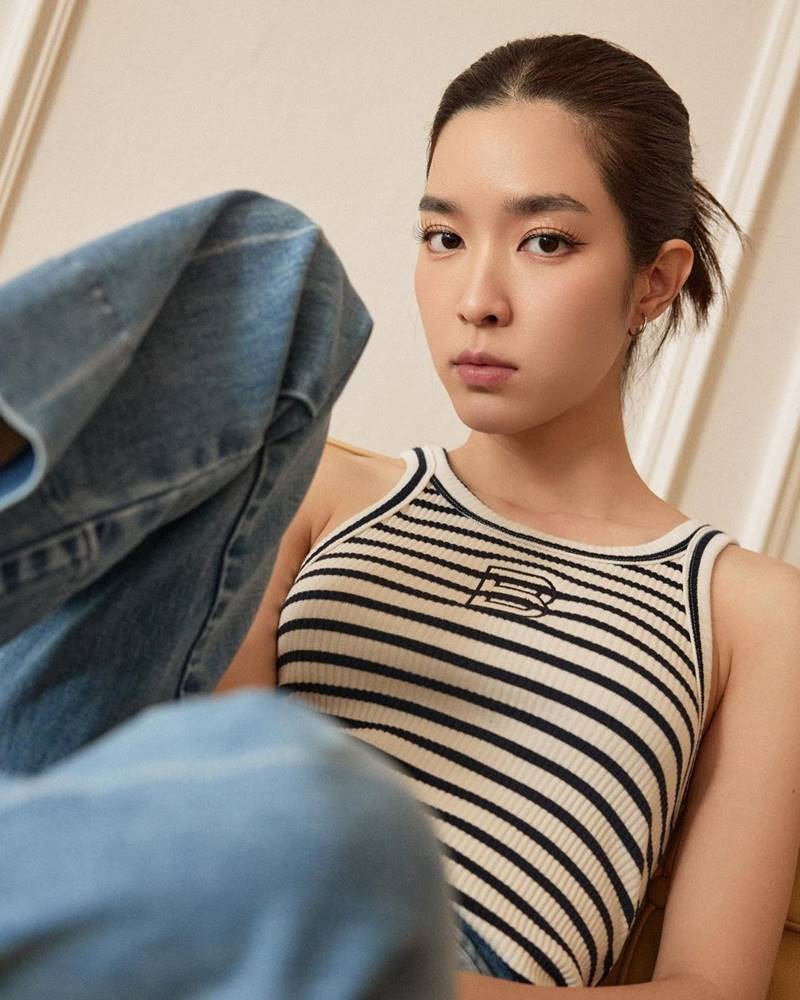 โม มนชนก 