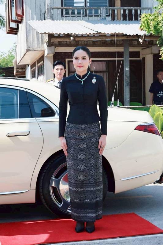 ท่านผู้หญิงอรอนงค์ ปิยนาฏวชิรพัทธ์