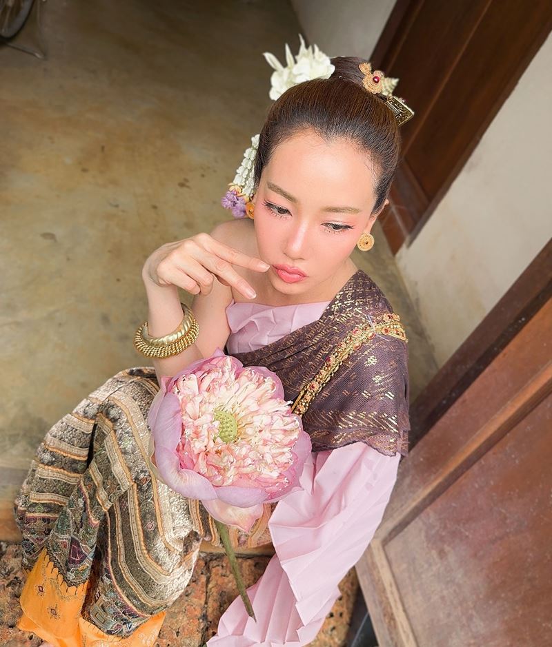 นุ่น วรนุช แต่งชุดไทยสไตล์ล้านนา 