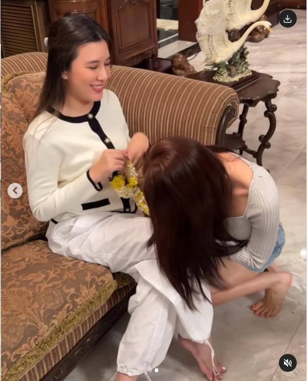 แจ็คกี้ ชาเคอลีน ยกพวงมาลัยกราบ บี มาติกา