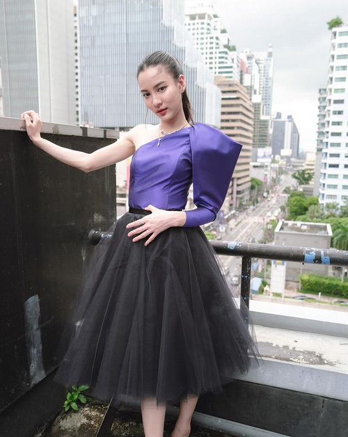ชุดไปงานแต่งงาน