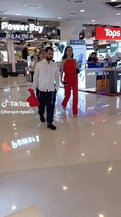 แม่ลี แม่แก้มบุ๋ม