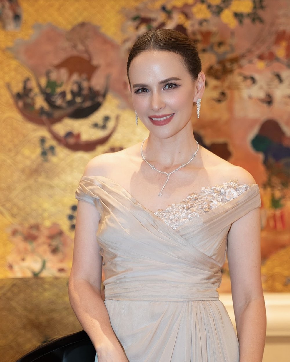 นานา ไรบีนา ซัดคนโยง แอน อลิชา ดาราขายผงผักมีโลกสองใบ