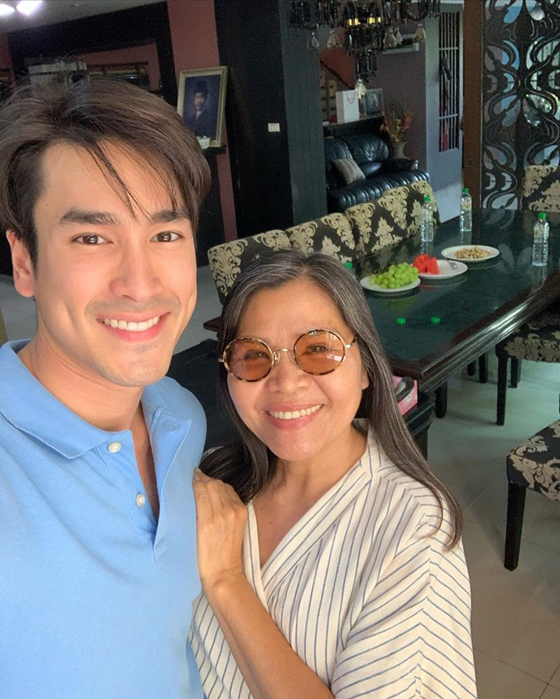 แม่แก้ว แม่ของ ณเดชน์ คูกิมิยะ