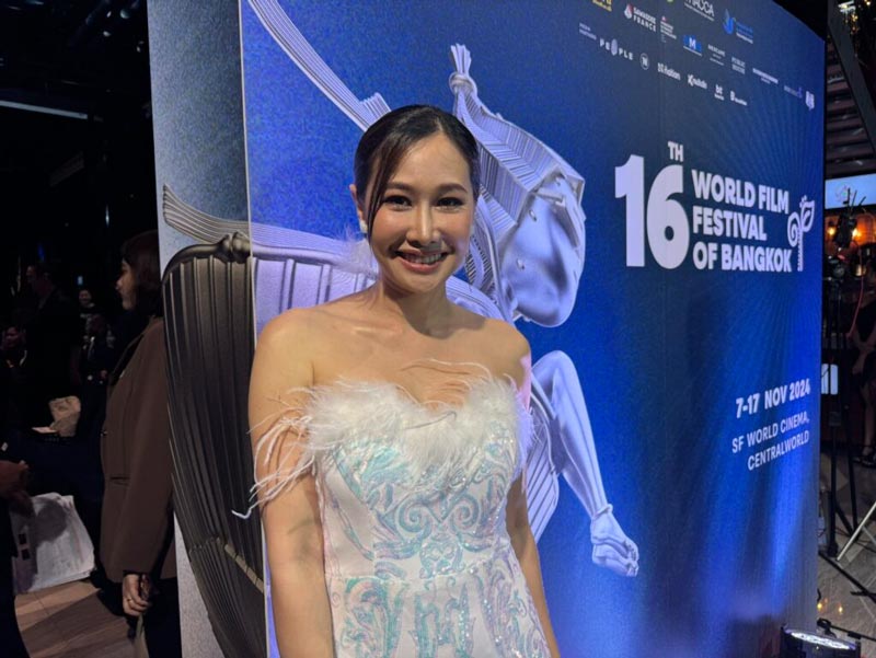 กุ้งพลอย กนิษฐรินทร์