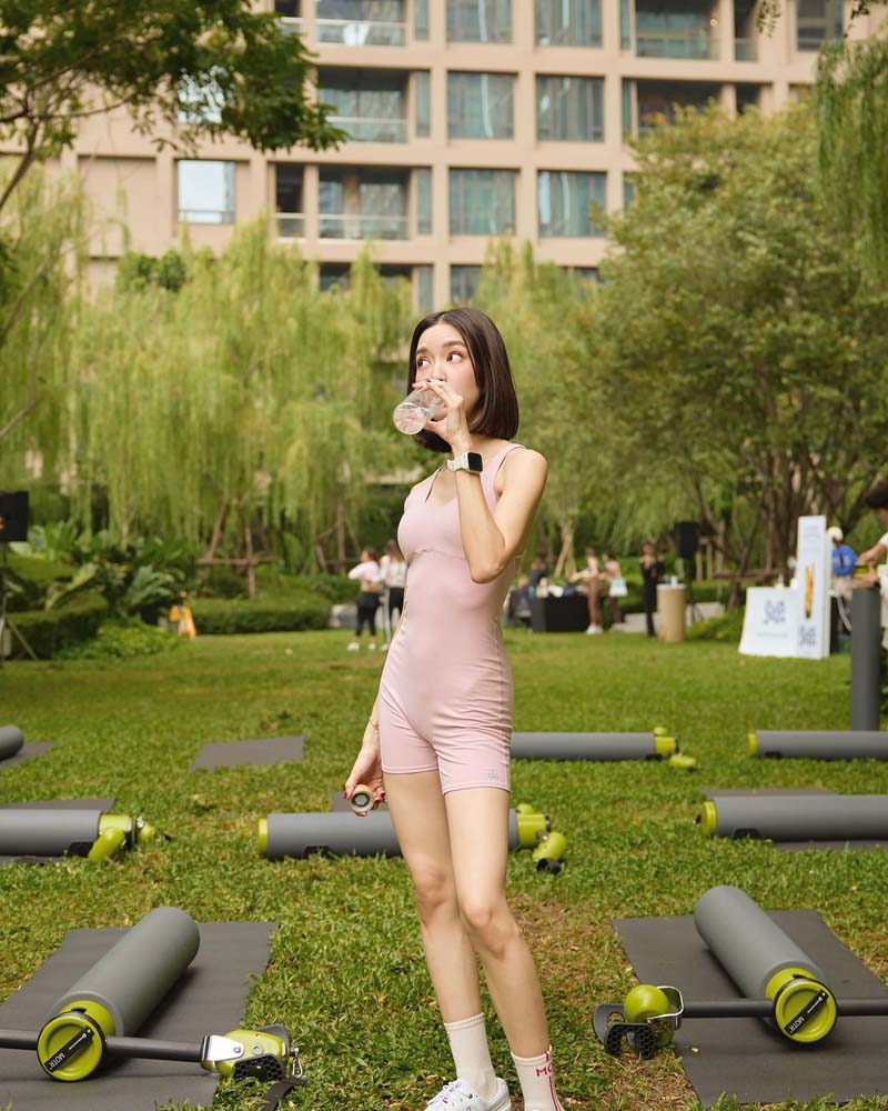 โม มนชนก