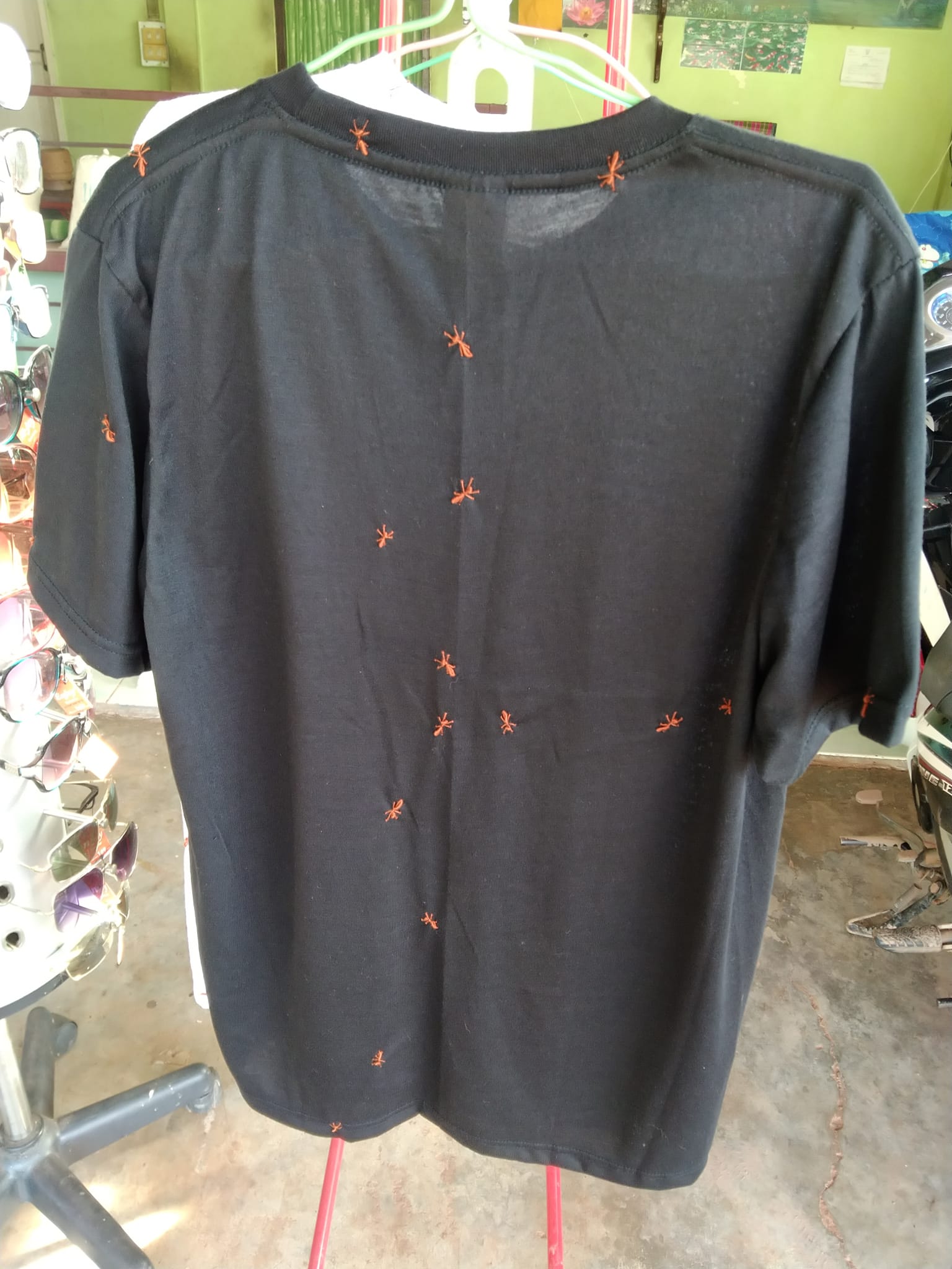 มดขึ้นเสื้อ