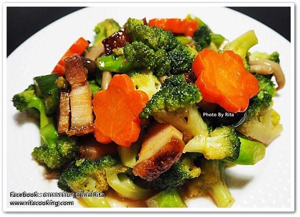 ผัดผักรวมหมูกรอบ