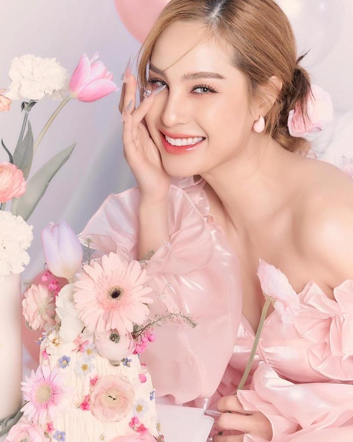 ขวัญ อุษามณี