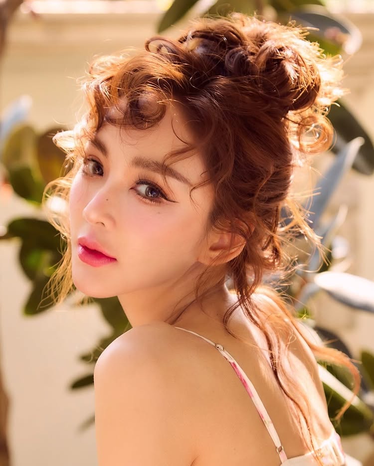 เป้ย ปานวาด นุ่งสั้นโชว์หุ่นสวยสับ หวานละมุน แฝงความเซ็กซี่