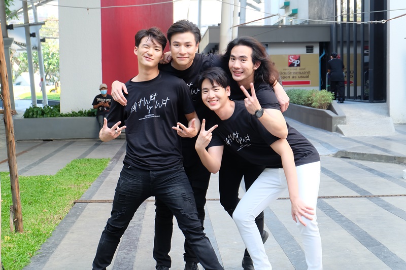 จะรักก็รักเหอะ Call It What You Want