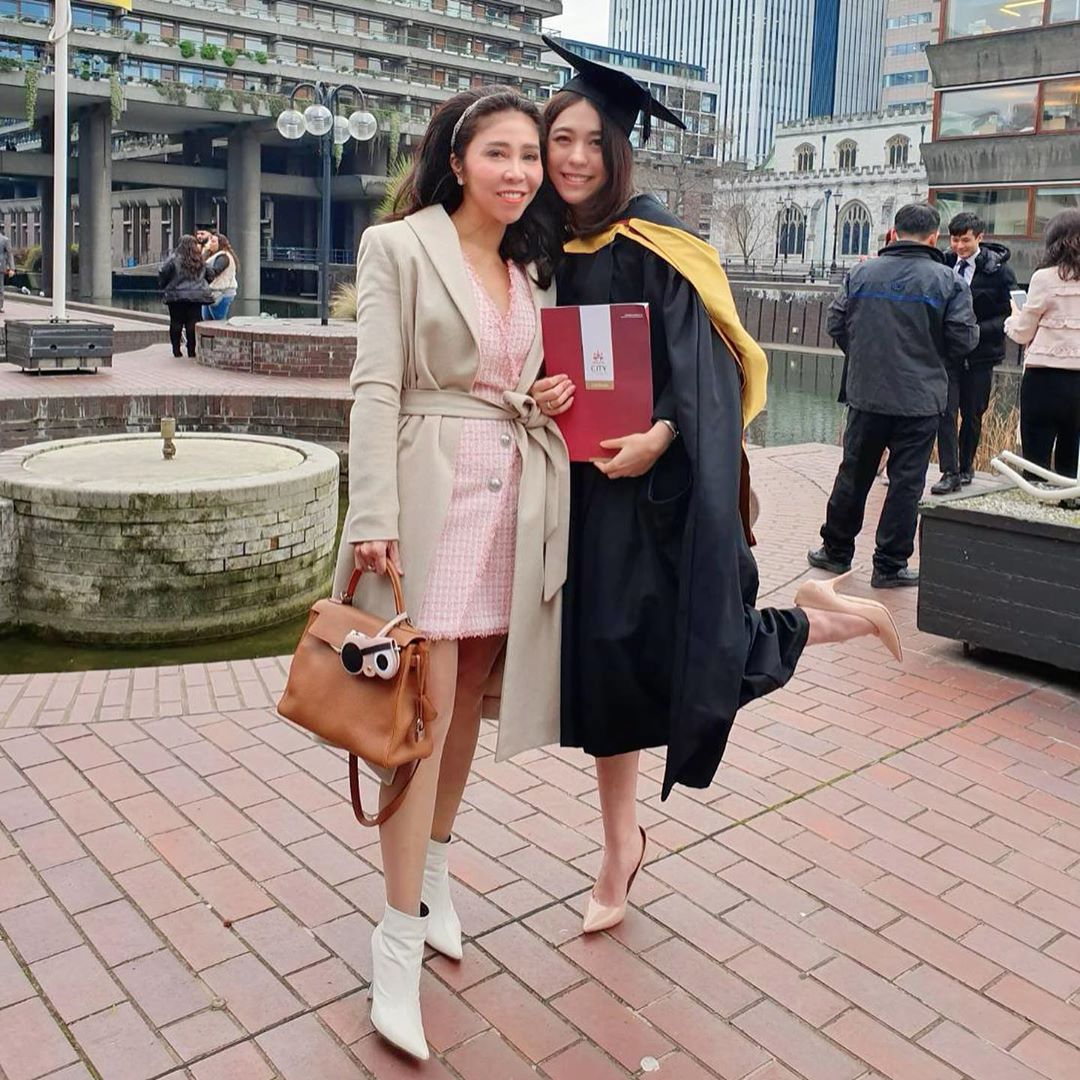 พีช พชร ครอบครัว