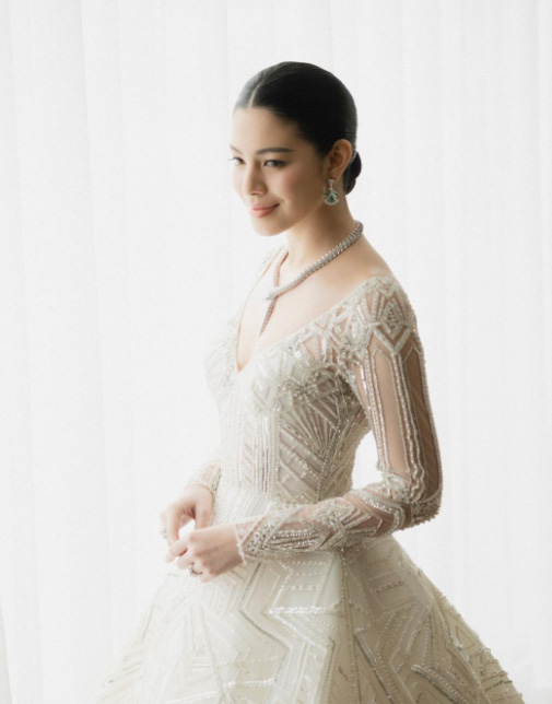 แคท ซอนญ่า ชุดแต่งงาน