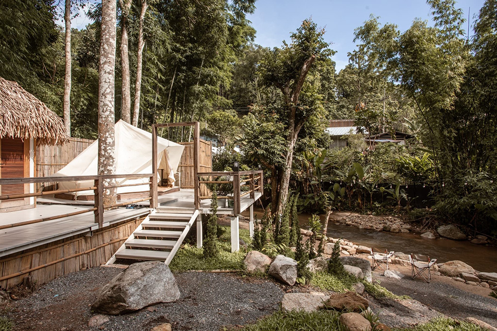 บรรยากาศ The River Maekampong