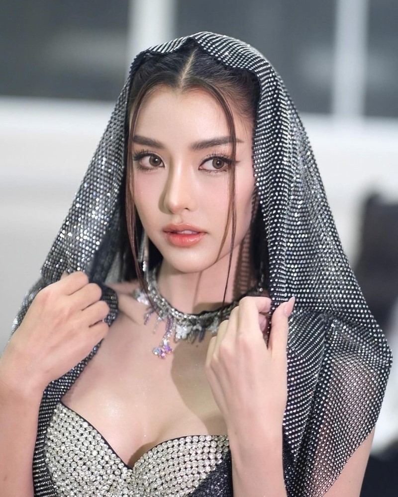 ยุวเฟิร์น ยุวภรณ์ ทรงงาม