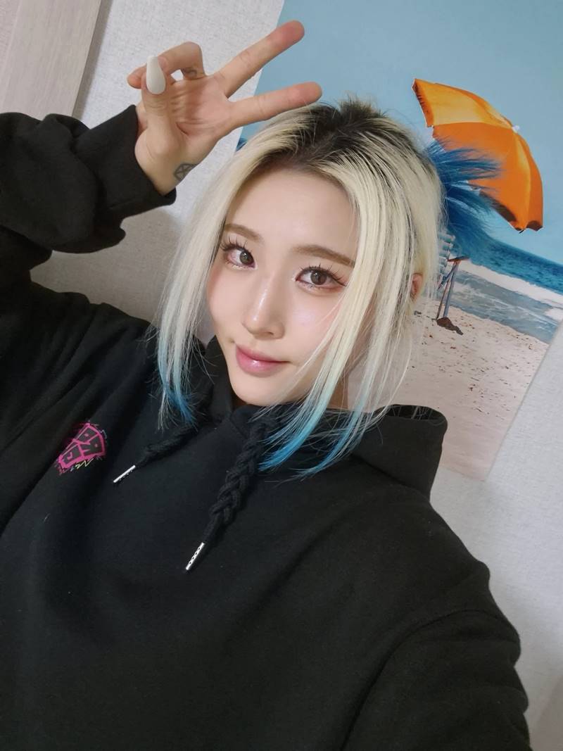 ชเวฮยอนจอง วง Rolling Quartz