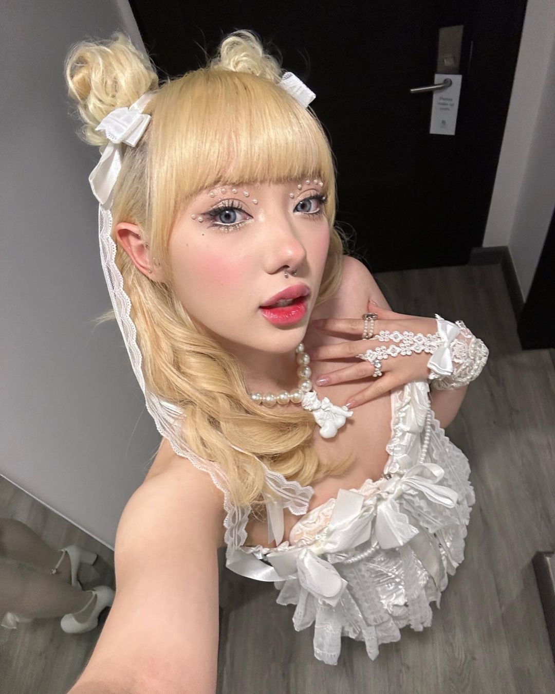 พลอยชมพู ญานนีน 