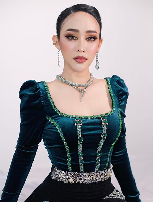 กิ๊ก รุ่งนภา  