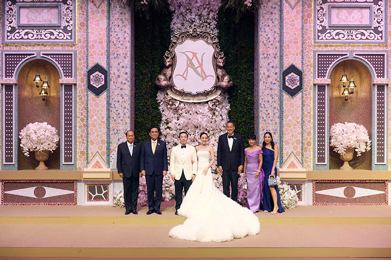 บรรยากาศ งานแต่งงาน คุณต๊อบ CEO คิง เพาเวอร์ คุณออย นันทิสา