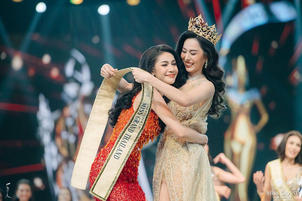 เจน นฤมล